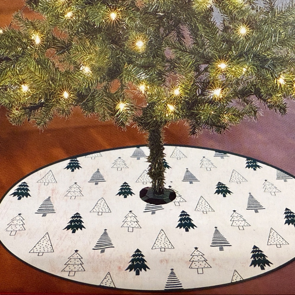 Festive Tree Skirt with Holiday Tree Pattern
